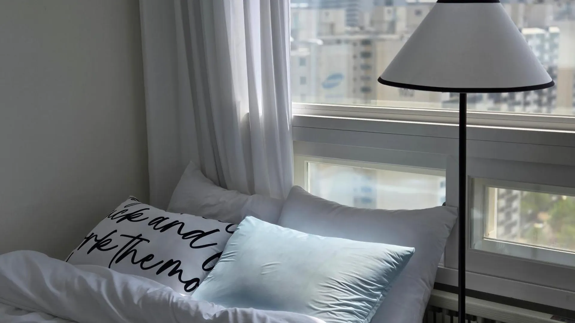 Apartment Cozy Sunlight Stay In Mapo Seoul